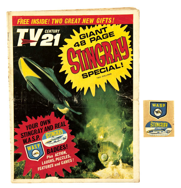 TV Century 21 Stingray Special (1965) with free gift - Wasp and Stingray cloth badges on original wax paper backing