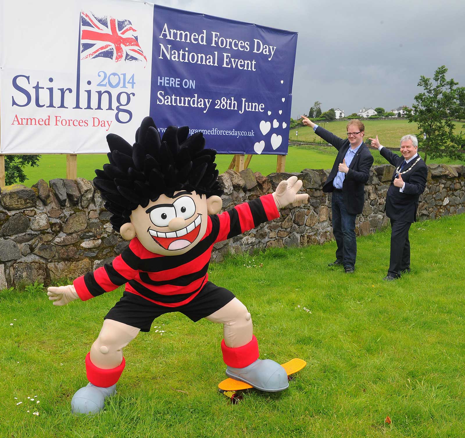 Leader Neil Benny and Dennis the Menace. Photo: Stirling Council