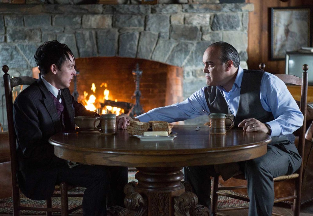 Salvatore "The Boss" Maroni confronts the Penguin (Robin Lord Taylor). Image © Warner