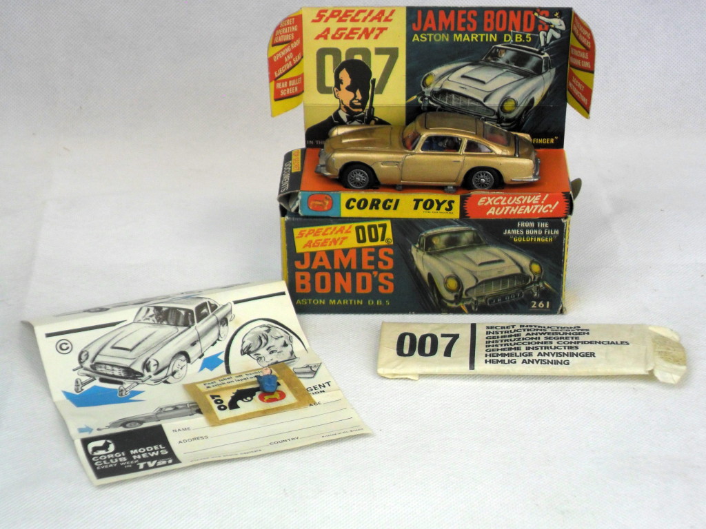 James Bond's,Aston Martin DB5 Corgi 261. All original items, excellent model in excellent original box, complete.