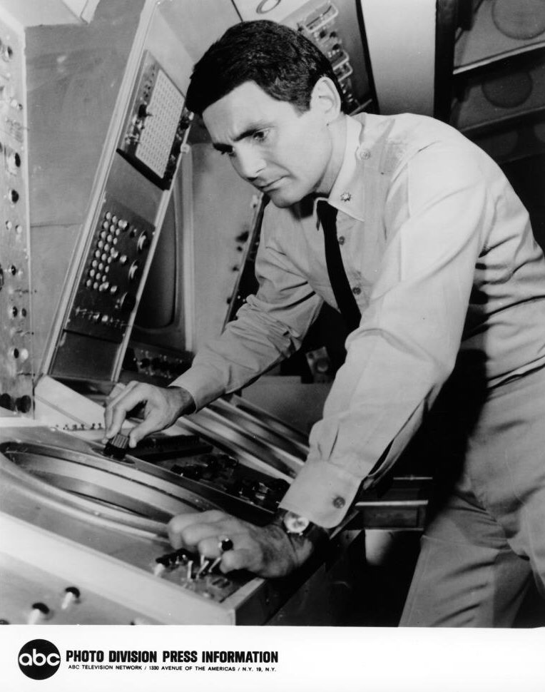 ABC press kit photo promoting David Hedison in Voyage to The Bottom of The Sea