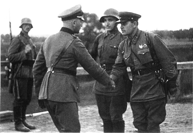 A German and a Soviet officer shaking hands at the end of the Invasion of Poland. in September 1939. Photo: TASS press agency