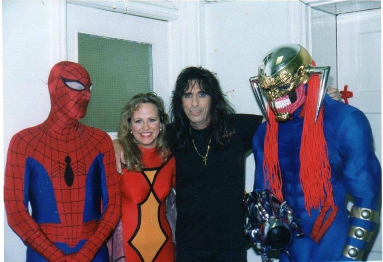 The day Alice Cooper turned up at Marvel UK. His first question? “Where’s the John?” Photo courtesy Tim Quinn