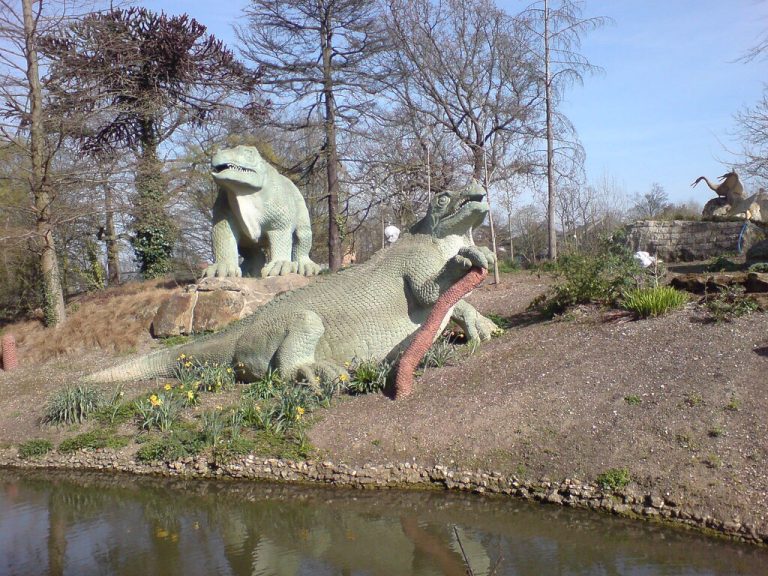 The Crystal Palace Dinosaurs in 2008. Photo: Nick Richards | Creative Commons