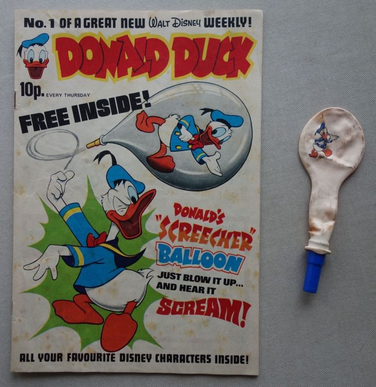 Donald Duck comic #1 (1975), plus free gift