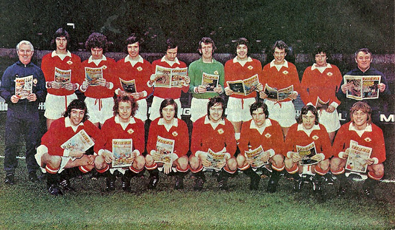 Tommy Docherty's Manchester United squad, all with their copies of Tiger