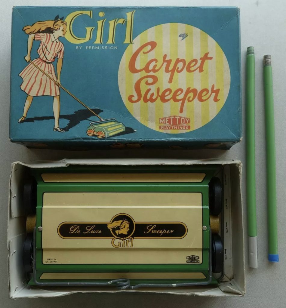 Girl comic Carpet Sweeper 1950s/1960s Mettoy Playthings in box