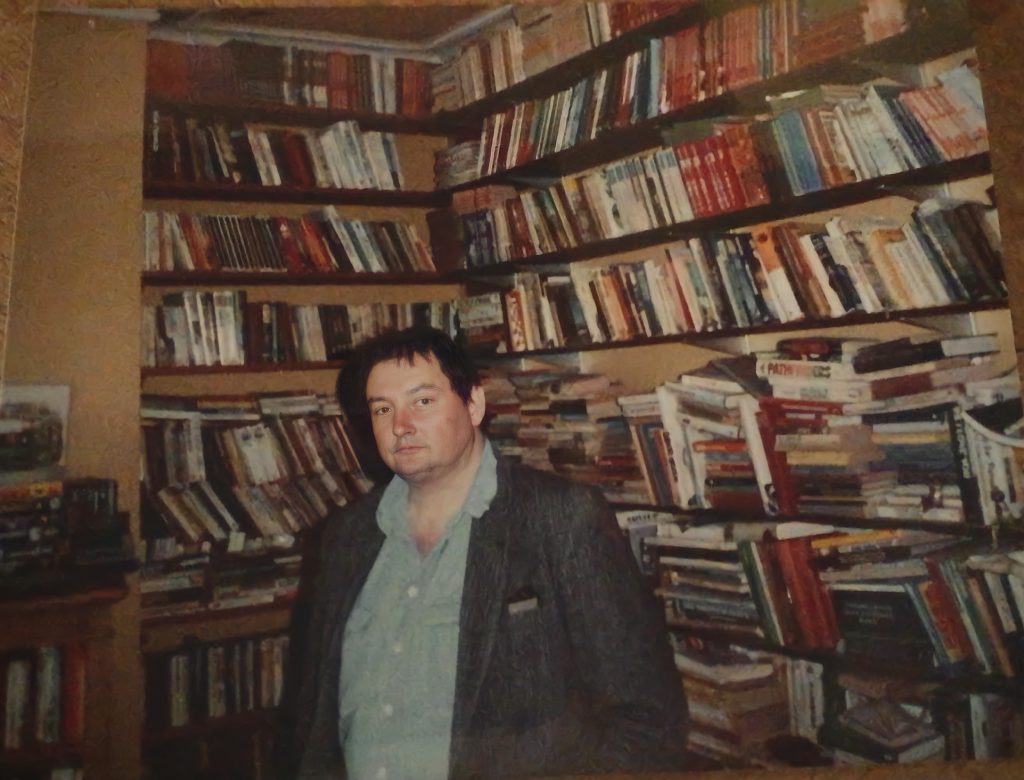 Terrance Dicks in 1993, at his home in Hampstead in his ‘Doctor Who ‘ book library. Photo copyright and courtesy Russell Cook
