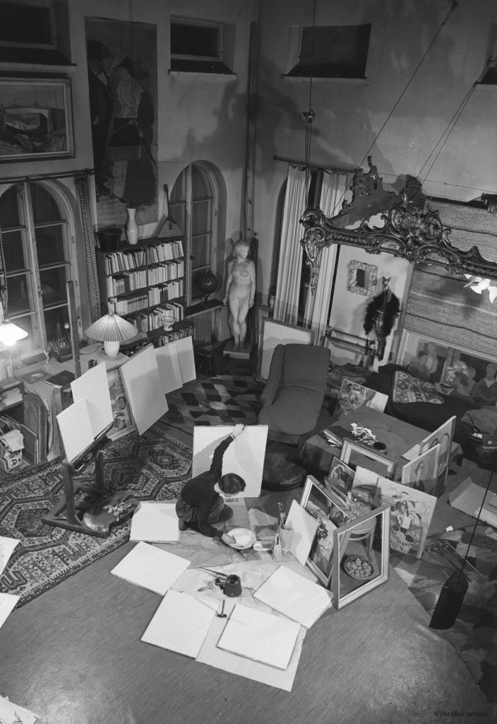 Tove Jansson in her studio in Helsinki around 1948 © Per Olov Jansson