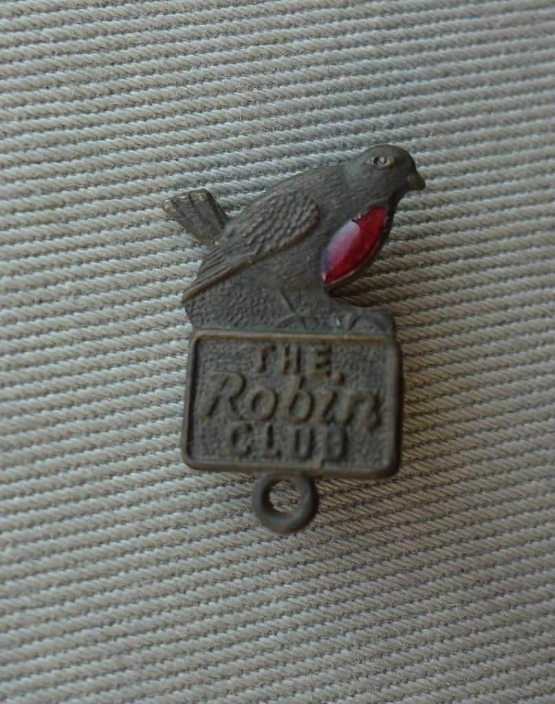 Robin Comic Club Membership Pin Badge (1950s)