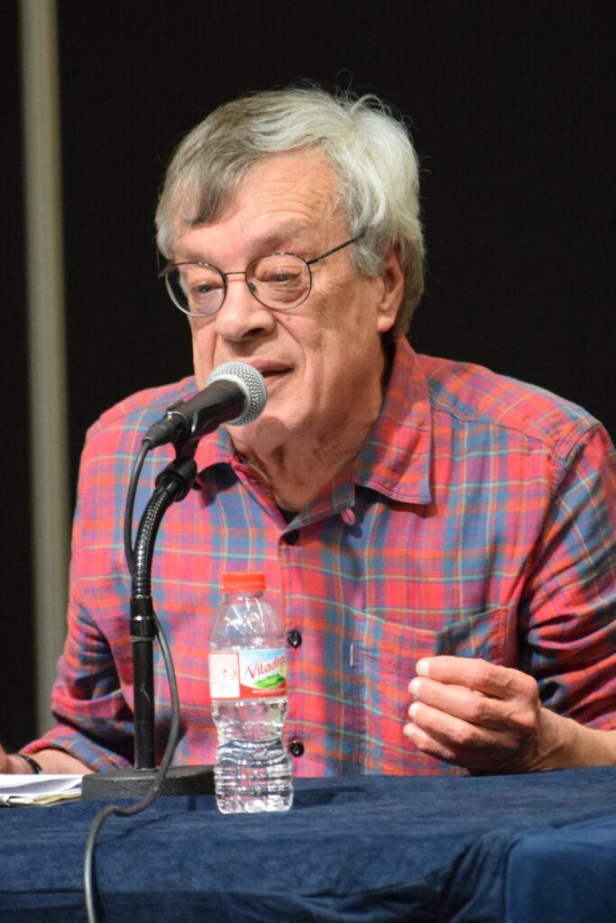 Argentinian artust José Muñoz speaking at the round table "The character of Alack Sinner, four decades later", at Barcelona International Comic Show 2017. Photo: Ferran Cornellà via Wikimedia