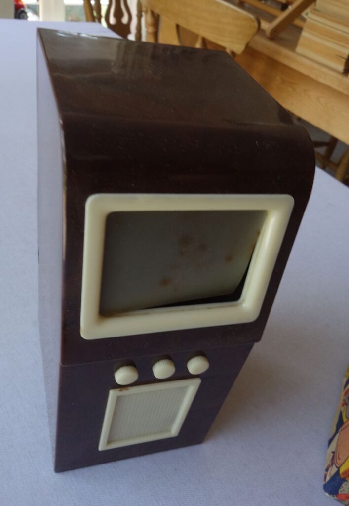 S.E.L. Television Viewer in Original Box c1950s/1960s with "Dan Dare"  Eagle comic strips
