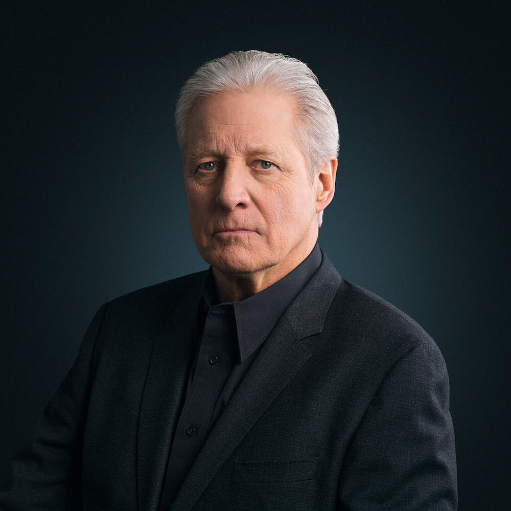 Bruce Boxleitner, Captain John Sheridan in Babylon 5, Tron in TRON, and the CIA operative "Scarecrow" in Scarecrow and Mrs. King, brings his long and storied career to Mars to voice the role of Kantos Kan, the Red Martian soldier who becomes John Carter's comrade in battle
