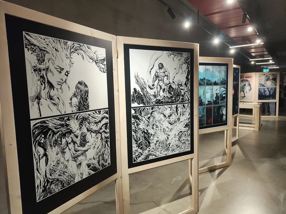 Encore – The Art of Liam Sharp Exhibition | Centro Cultural e de Investigação do Funchal (CCIF) 19th December 2024 - 18th February 2024 | Photo courtesy of Roberto Macedo Alves, from Sétima Dimensão