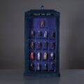 Master Replicas - TARDIS Display Case with Figurines of 17 Doctors (2026)