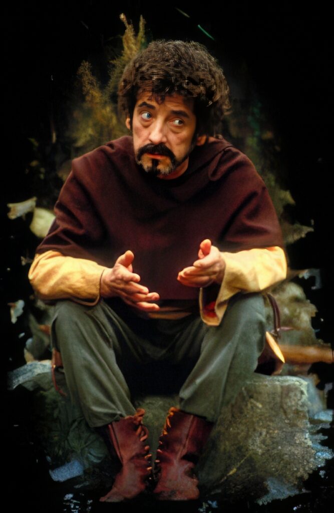 Dark Knight - Peter O'Farrell (Odo)