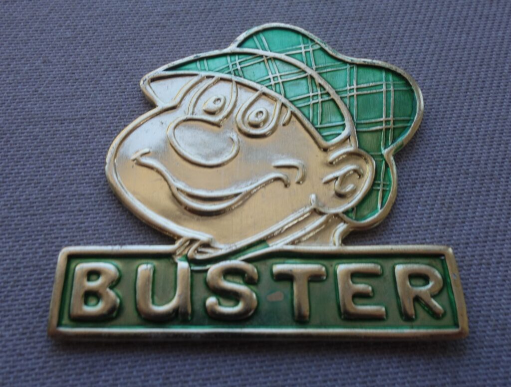 The free gift badge that came with the issue of Buster cover dated 19th February 1983. There’s no comic with it, but this badge is hard to find and Phil-Comics have only sold one in the past.