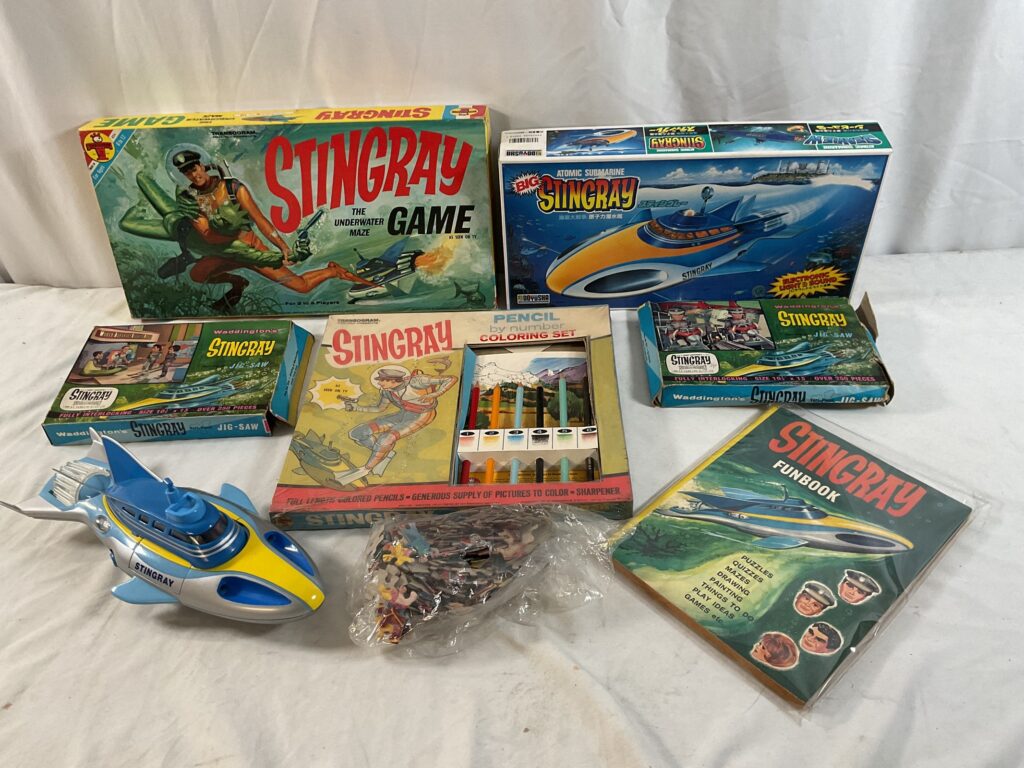 Gerry Anderson's 'Stingray' games, kits etc to include a DOYUSHA Japanese 'Stingray' kit, underwater maze game, puzzles etc - contents unchecked - G/VG in G/VG boxes (where present)