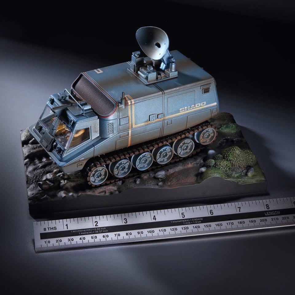Master Replicas SHADO Control Mobile