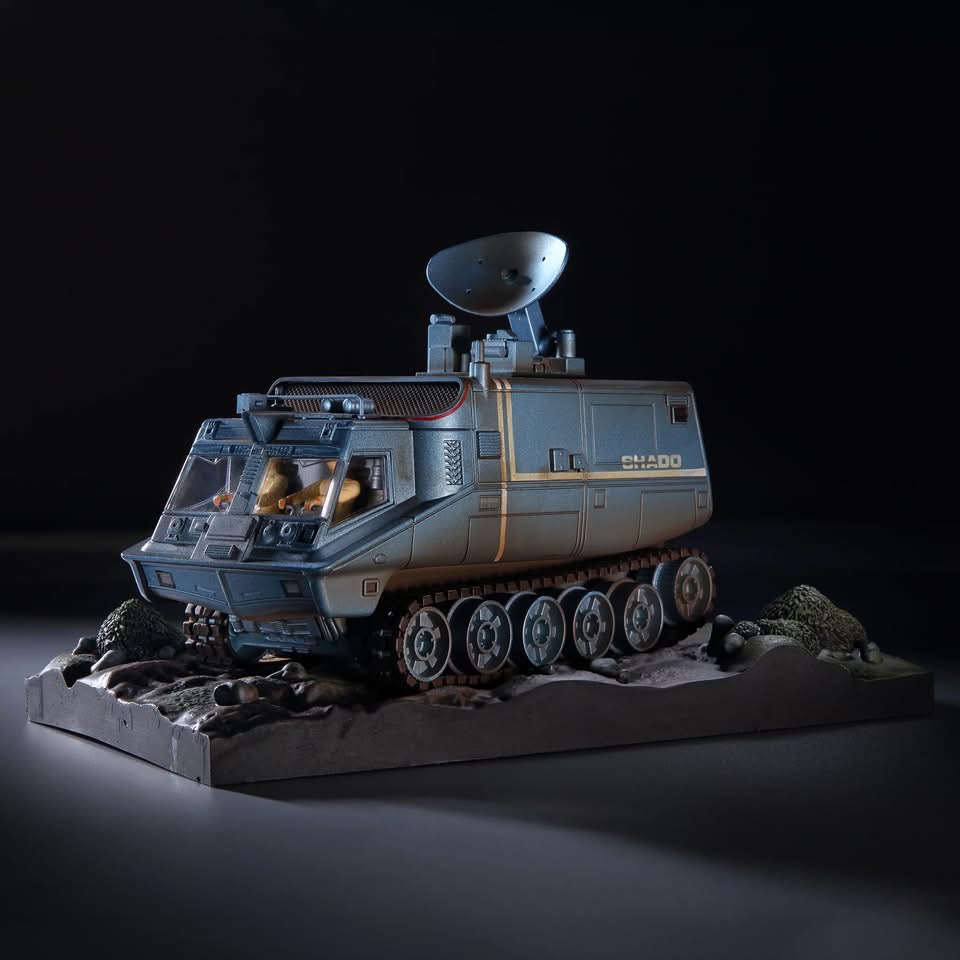 Master Replicas SHADO Control Mobile