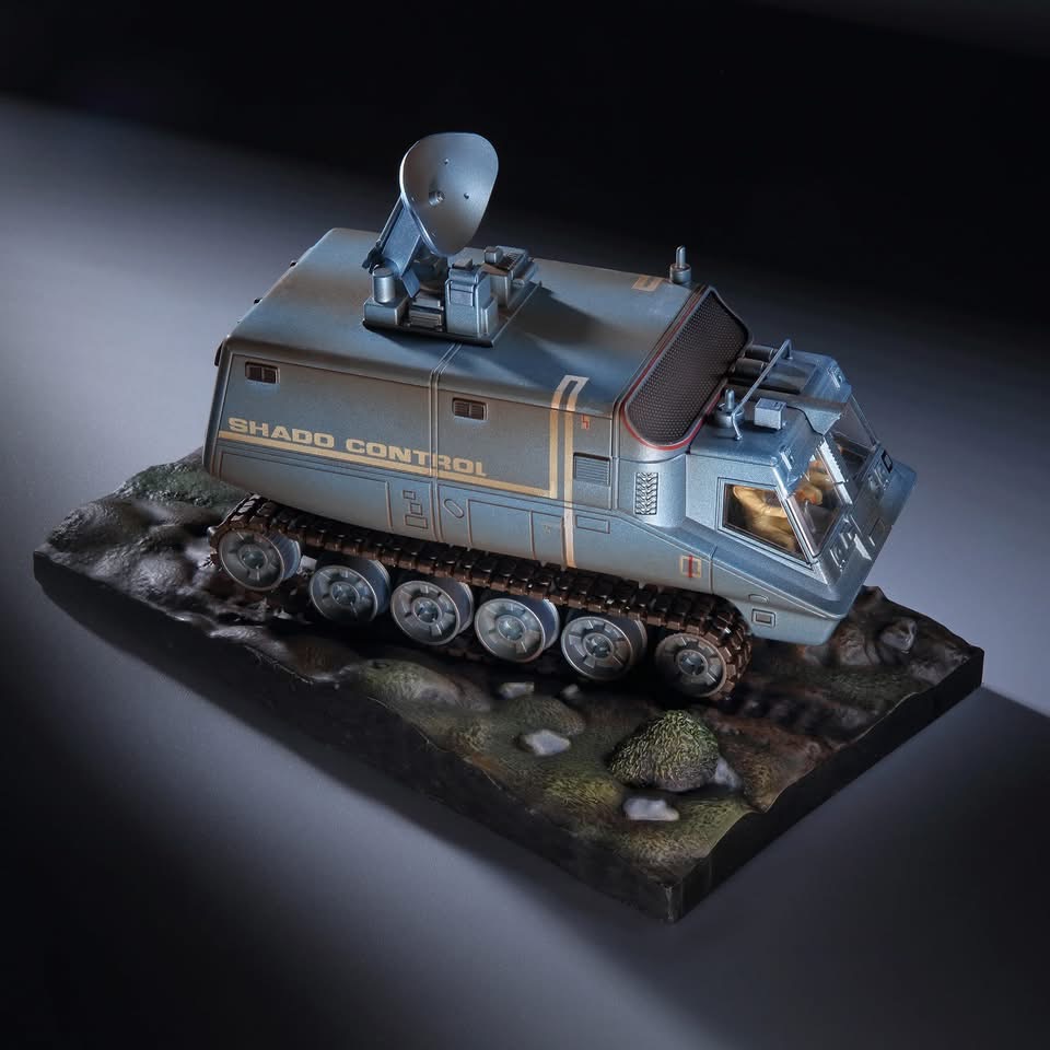 Master Replicas SHADO Control Mobile