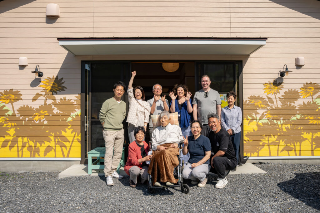 Dream Again Day Visit - Tenjin-kai Team with Mr and Mrs Sato - Karin Diamond (Re-Live Artistic Director) and Steve Sullivan (Co-editors of Here & Now) - photograph by Kenichiro Otsuka