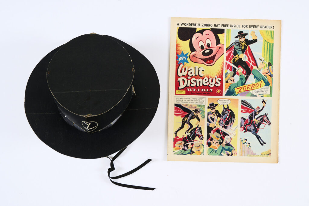 Walt Disney's Weekly No 1 (Jan 26 1959) wfg Zorro's Hat (very few examples known to exist). Comic [vfn], free gift as new (2)